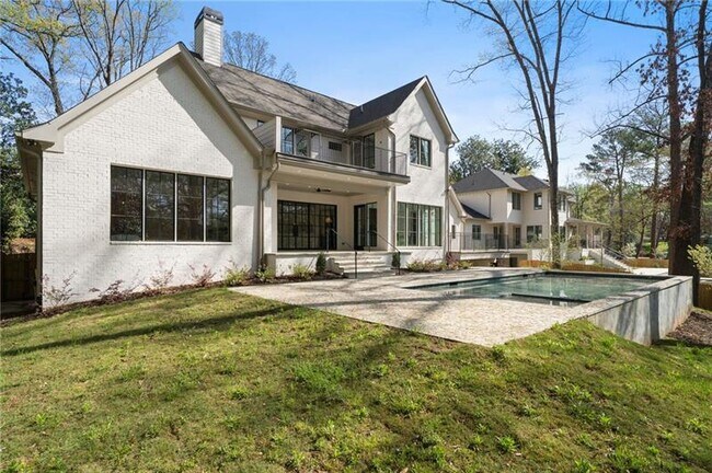 Building Photo - 1074 Moores Mill Rd NW