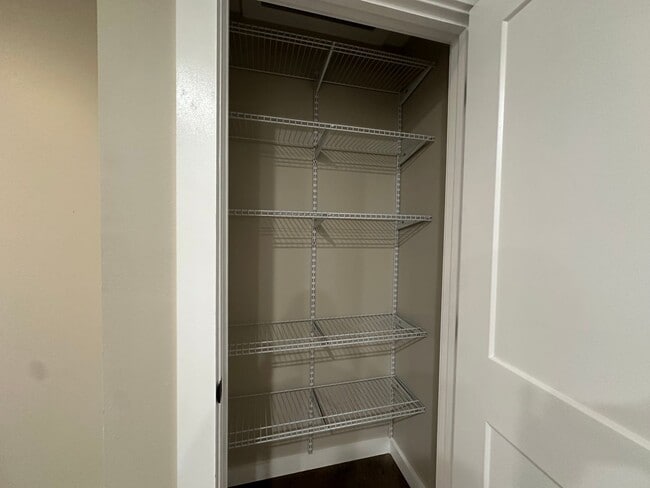 Building Photo - 501 Ave 3 NW