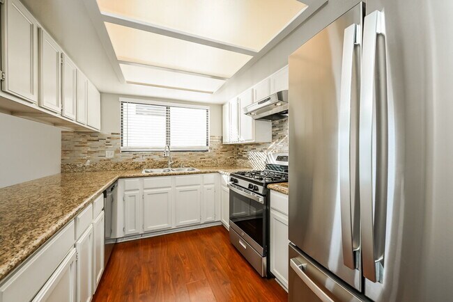 Building Photo - 405 Tobler Dr