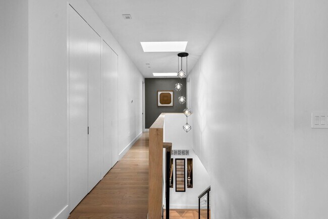 Building Photo - 5 Bed 4.5 Bath - Bethesda Contemporary Home