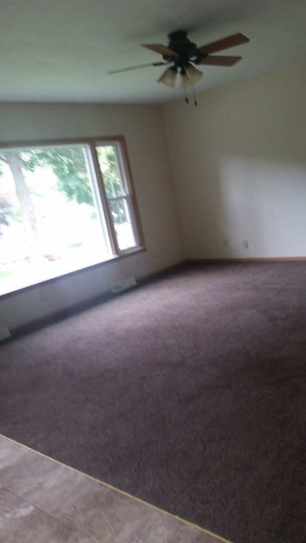 Building Photo - 3 Bedroom, 2 Bath House in Clinton, IA