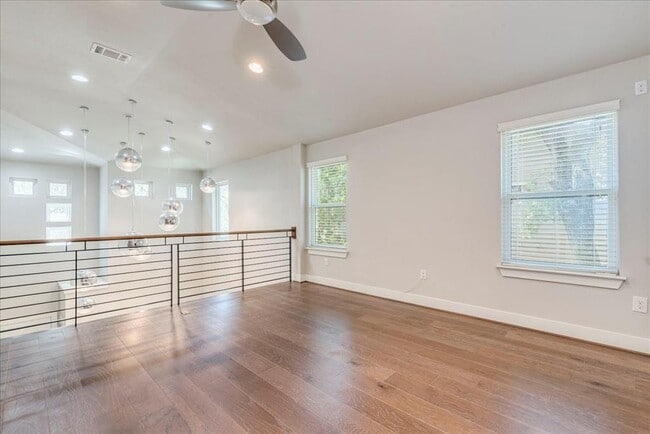 Building Photo - 2807 Del Curto Rd