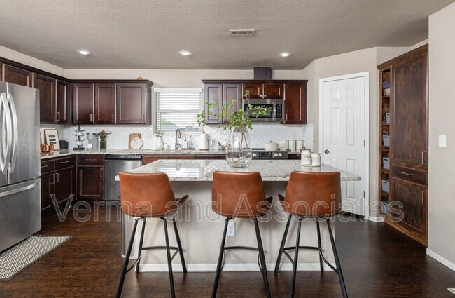 Building Photo - 6108 SW Warrington Rd