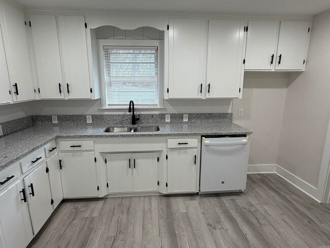 Building Photo - 809 Palmer Ave