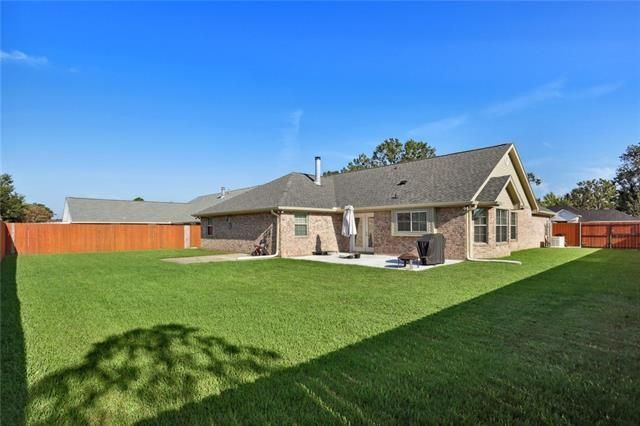 Building Photo - 115 Savanna Dr