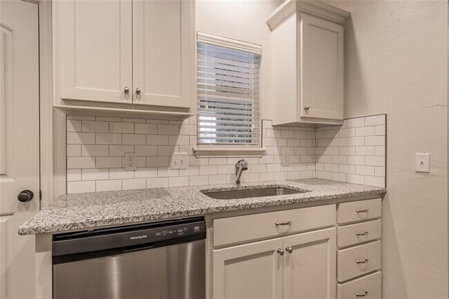 Building Photo - 433 Chalk Hill Ct