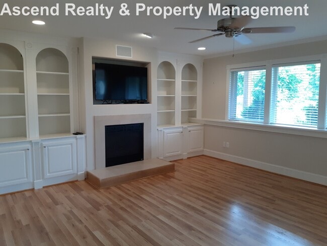 Building Photo - Unique Opportunity to Lease 2 Bed Lower Un...