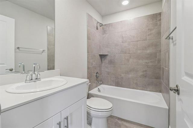 Building Photo - 600 Stagg St