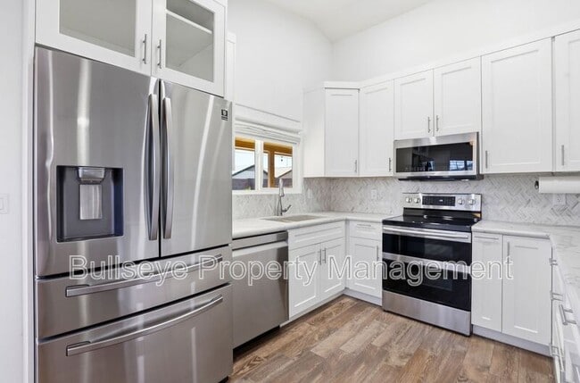 Building Photo - 3001 W Matthew Dr