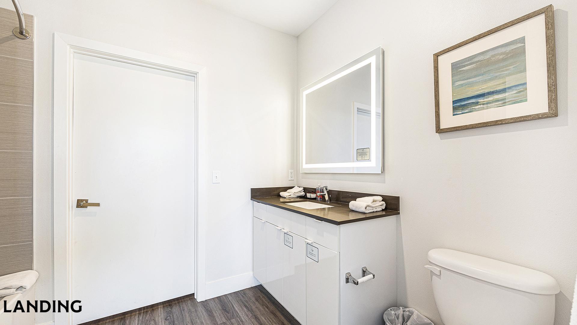 Building Photo - 4950 W Prescott St