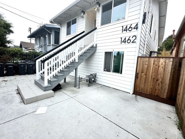 Building Photo - 1464 55th Ave