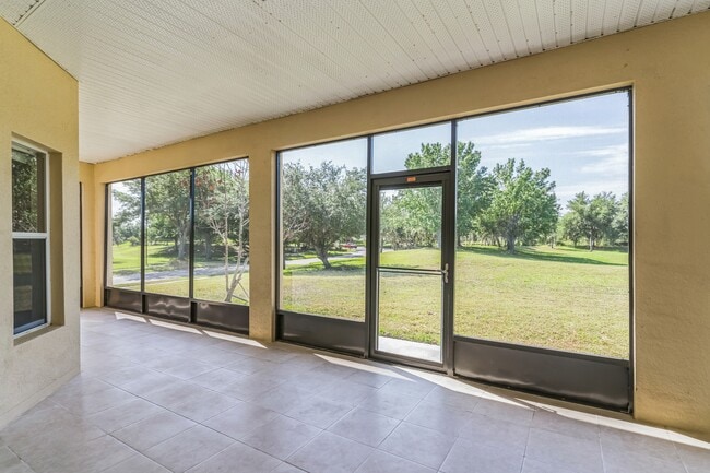 Building Photo - 2600 Meadow View Ct