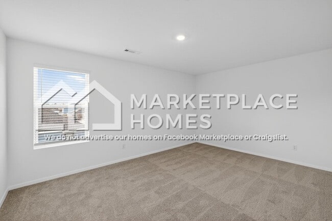 Building Photo - 2644 E Gila Wy