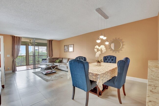 Building Photo - 14527 Bonaire Dr