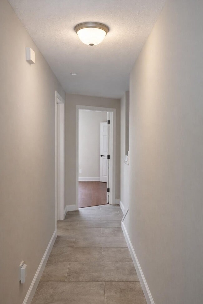 Building Photo - 2038 Alta Meadows Ln