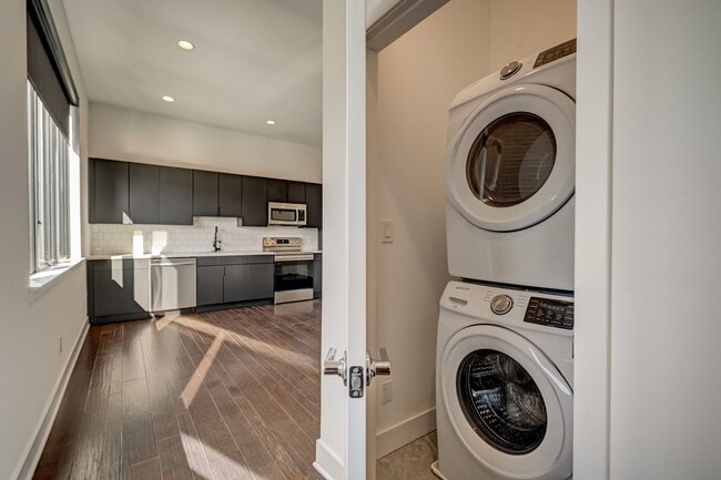 Interior Photo - Venture Commons