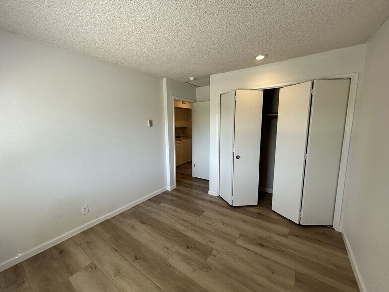 Building Photo - 570 Peach St