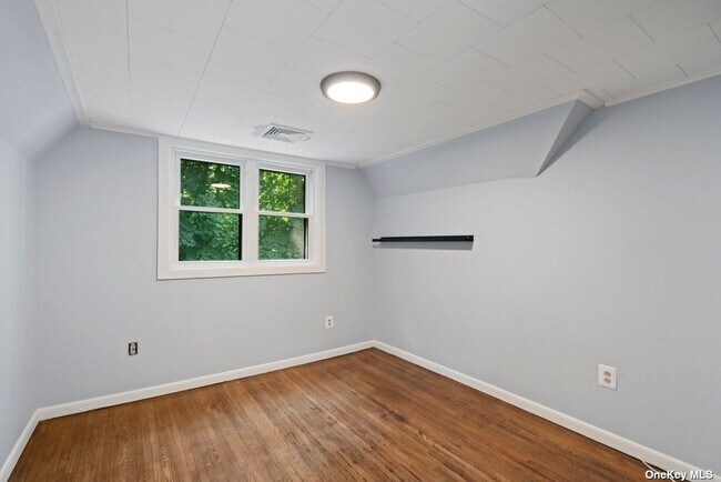 Building Photo - 16 Grove St