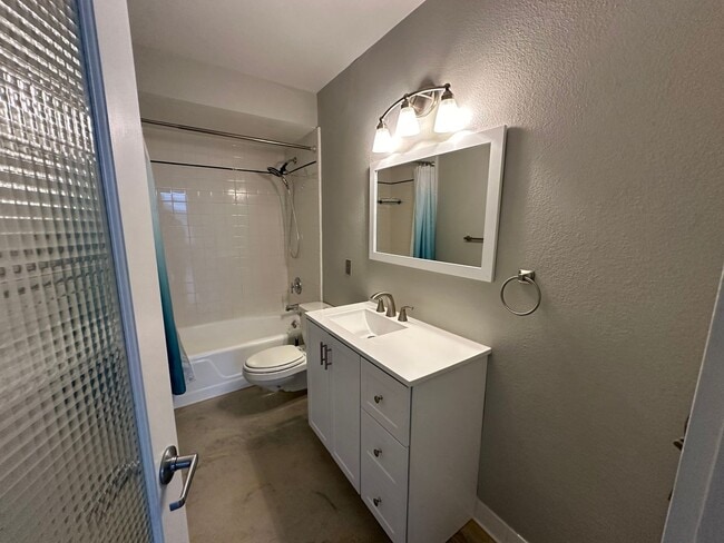 Building Photo - 280 Island Ave