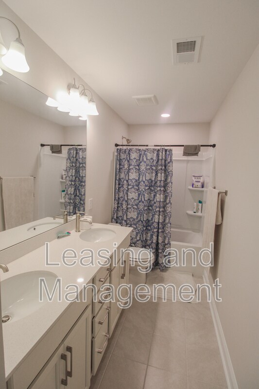 Building Photo - 448 Bluegill Ln