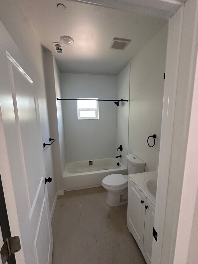 Building Photo - Brand new 3 bedroom house in quiet neighbo...