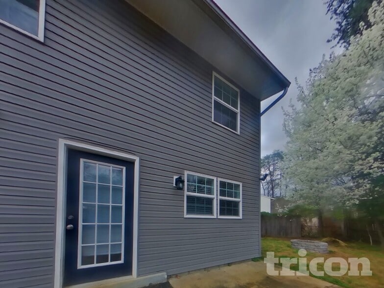 Building Photo - 13 Cardigan Ct