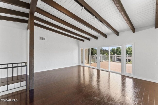 Building Photo - 4 bed, 2 1/2 bath home in the Racquet Club...