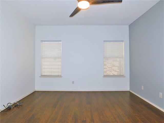 Building Photo - 717 Pace Dr