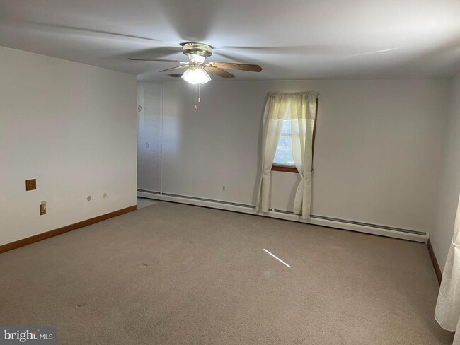 Building Photo - 1306 Hawthorne Ln