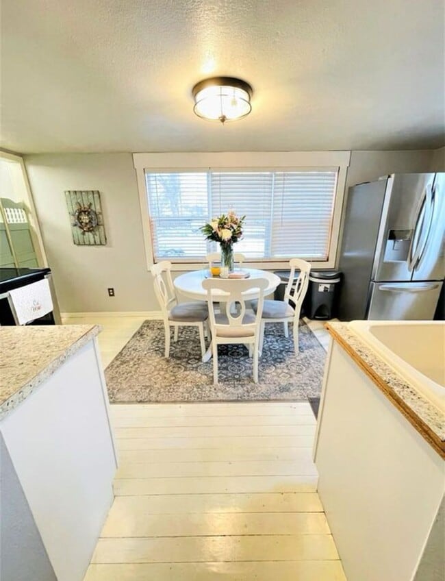Primary Photo - Available October 4, 2025! Remodeled Histo...