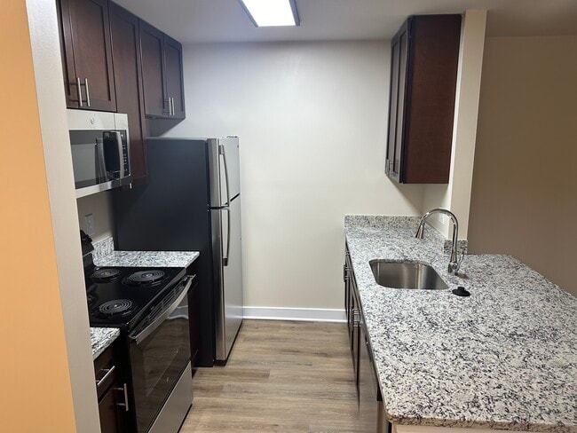 Building Photo - Riverwoods Apartments of Fredericksburg