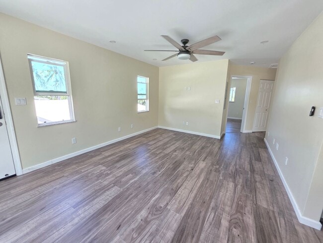 Building Photo - AVAILABLE NOW! 2 bed, 2 bath, 1 parking Kalaheo Hillside
