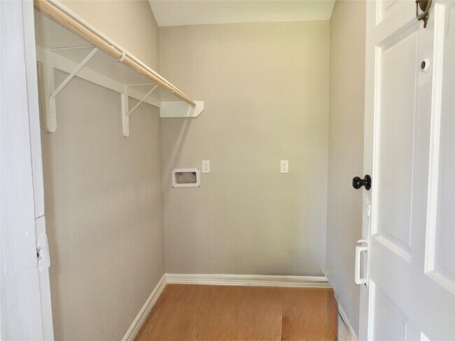 Building Photo - 2722 Parker Rd