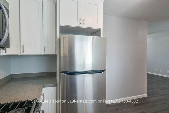 Building Photo - Remodeled 1 Bedroom, 1 Bath Apartment