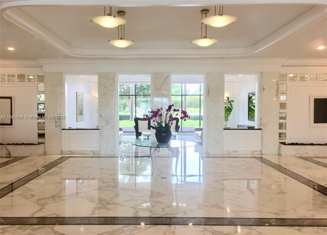 Primary Photo - 5700 Collins Ave