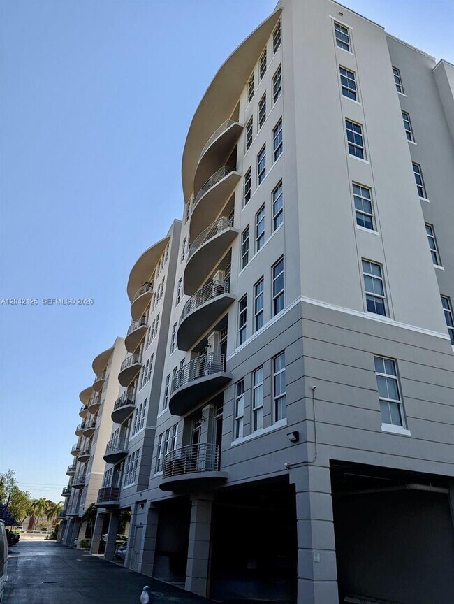 Building Photo - 1789 NE Miami Gardens Dr