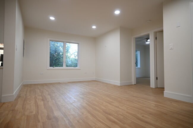 Building Photo - 37416 N Loretto Ave