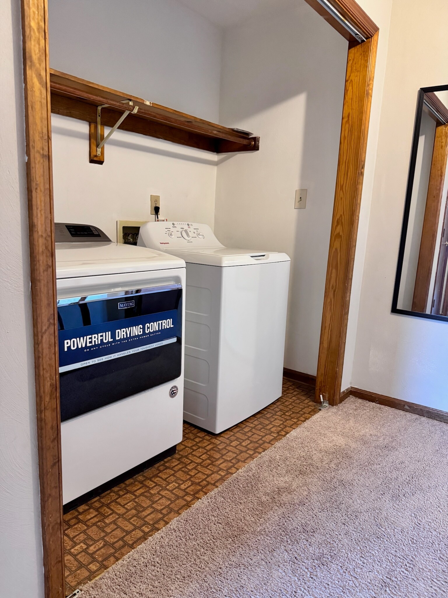 Laundry room (new dryer) - 5552 Lynbrook Lndg