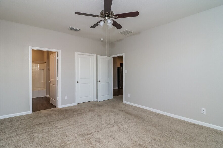 Building Photo - 10332 Jameson Ln
