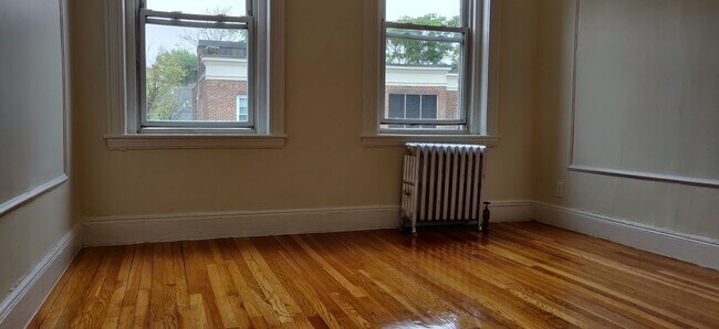 Building Photo - No Brokers Fee, No Security Deposit, Heat, Hot Water Included, Laundry on a Site