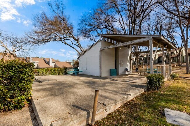 Building Photo - 1740 Timber Ridge Rd