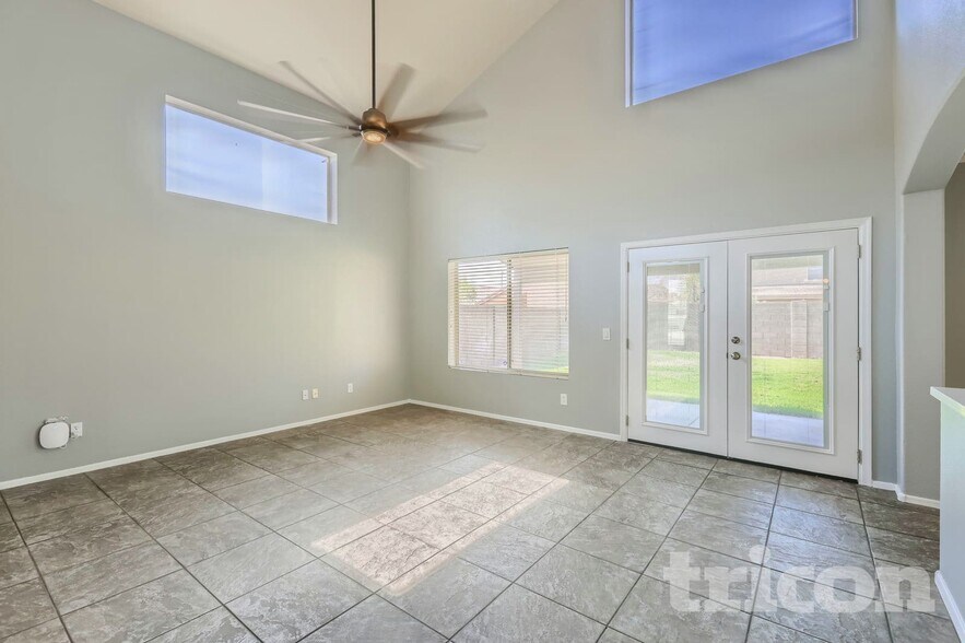 Building Photo - 14725 W Lamoille Dr