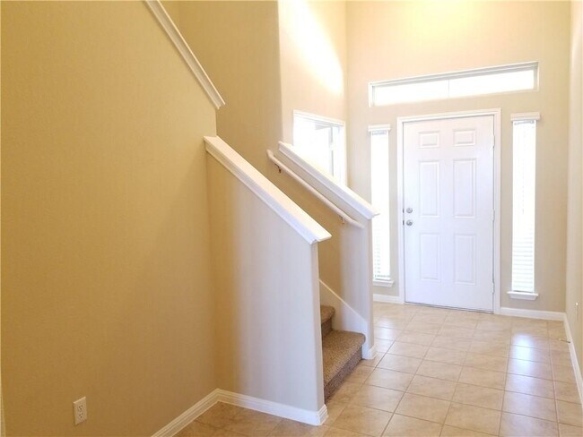 Building Photo - 1448 Brooks Way