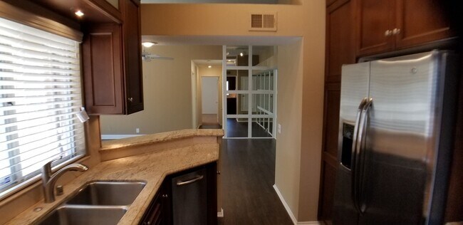 Building Photo - Corsica Villas Condo!