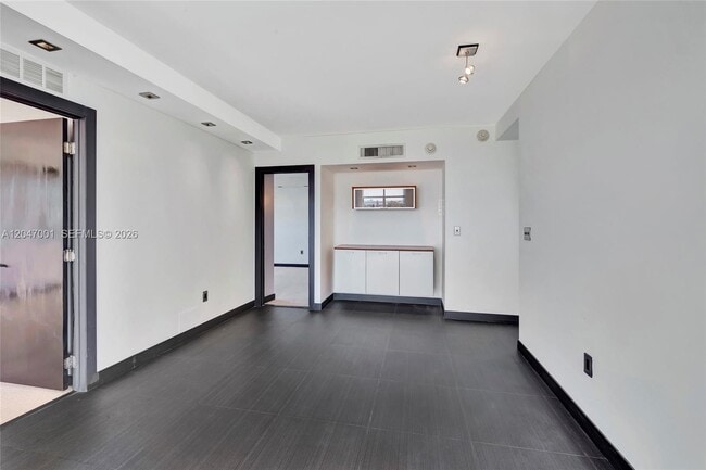 Building Photo - 11111 Biscayne Blvd