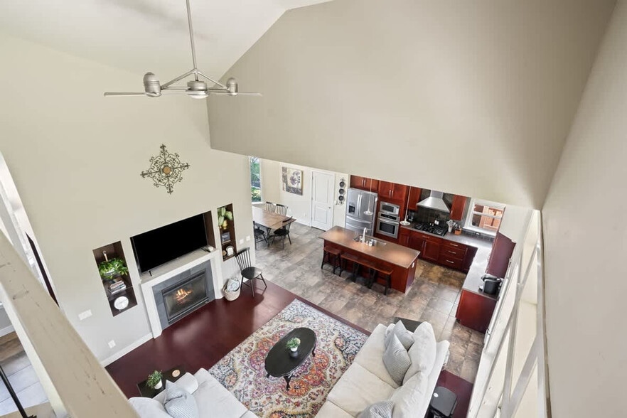 Building Photo - 5327 N Red Hills Pl