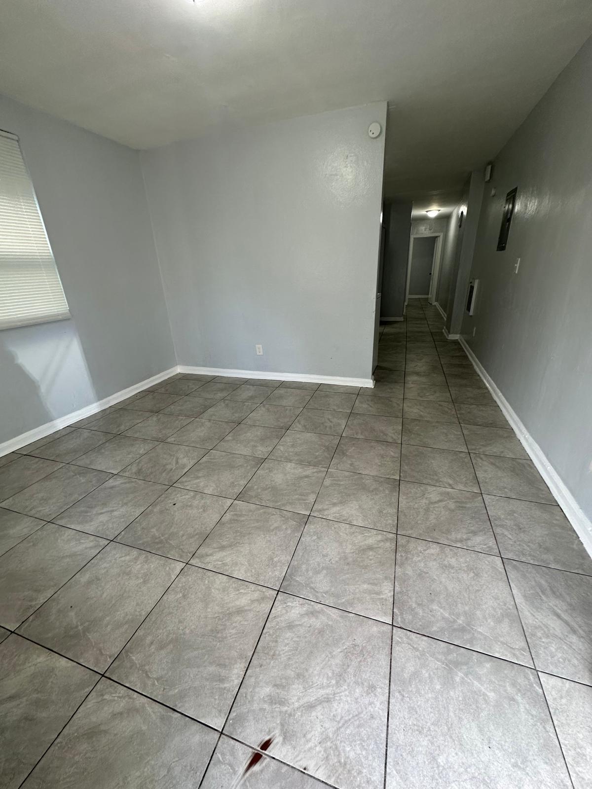 Building Photo - 1046 W 8th St