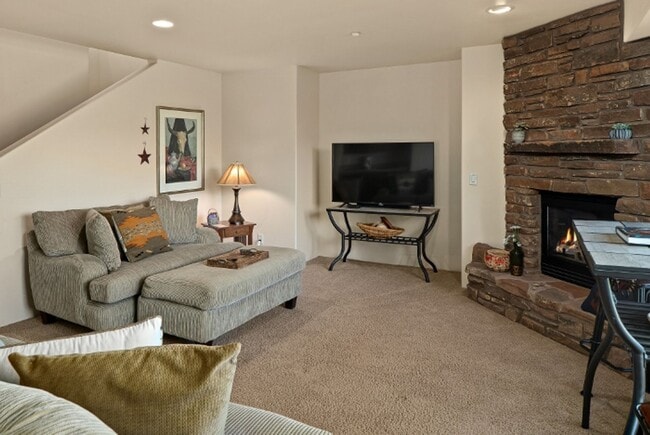 Building Photo - HOUSE - VILLAGE OF OAK CREEK - LAS PIEDRAS