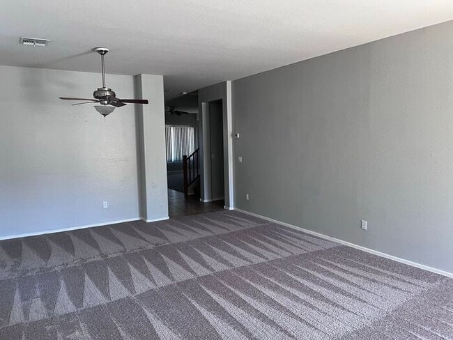 Building Photo - 5 bed 3 bath 3 car garage in San Tan Valley