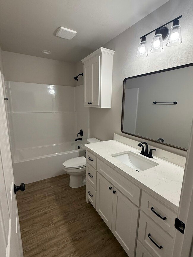 Building Photo - 275 Waterloo Dr